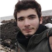 Me defino como una persona calmada e inteligente. Tengo el título de Bachillerato de Humanidades. Mi especialidad sería la lengua y la literatura. También tengo conocimientos de latín, inglés e historia.